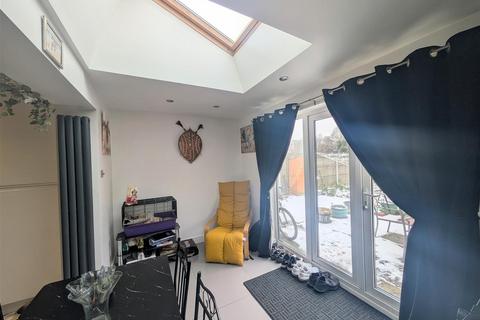2 bedroom semi-detached house for sale, Alder Close, New Balderton, Newark