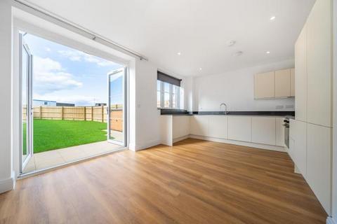 2 bedroom terraced house to rent, Heyford Park,  Upper Heyford,  OX25