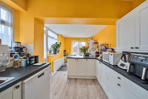 3 bedroom semi-detached house to rent, St. Denys Road, Southampton SO17