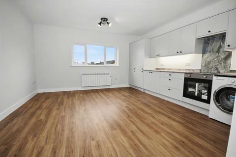 2 bedroom flat to rent, Worplesdon Road, Guildford