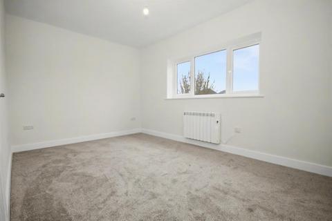 2 bedroom flat to rent, Worplesdon Road, Guildford