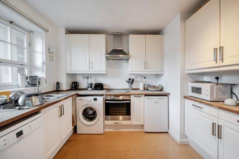 2 bedroom flat for sale, Newburn Street, London, SE11