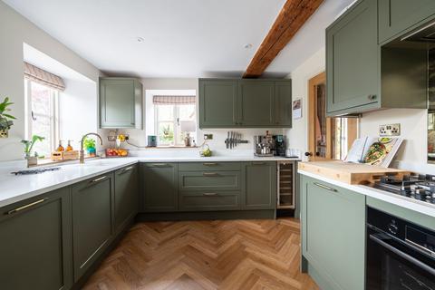4 bedroom end of terrace house for sale, Mill Lane, Bedford MK43