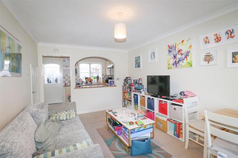 2 bedroom semi-detached house for sale, Griffon Close, Farnborough GU14