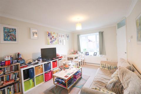 2 bedroom semi-detached house for sale, Griffon Close, Farnborough GU14