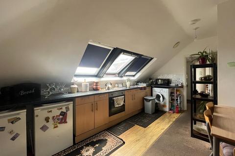 4 bedroom apartment to rent, Beverley Way, London SW20