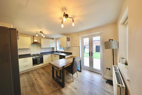 3 bedroom semi-detached house for sale, Lil Bilocca Way, Kingswood, Hull