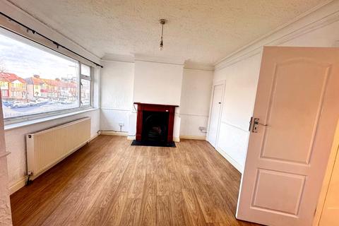 2 bedroom maisonette to rent, Honeypot Lane, Kingsbury, NW9