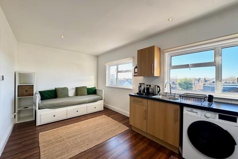 1 bedroom flat to rent, Allison Road, London W3