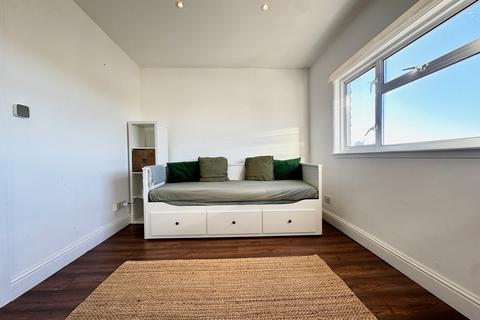 1 bedroom flat to rent, Allison Road, London W3