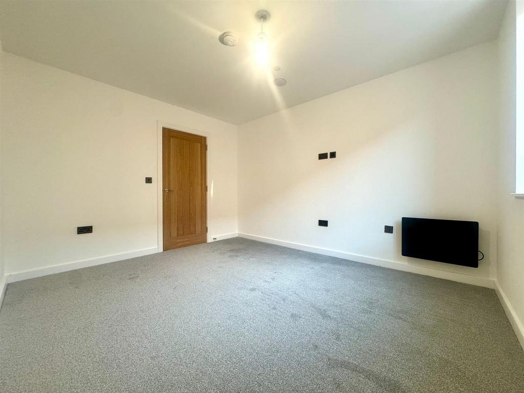 Bedroom pic 3.jpeg