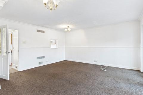 3 bedroom terraced house to rent, Christchurch Drive, Woodbridge, IP12