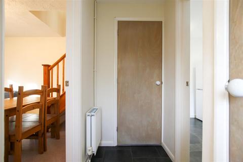 2 bedroom semi-detached house to rent, The Sycamores, Cambridge CB24