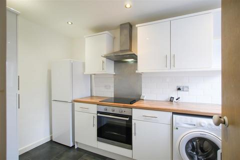 2 bedroom semi-detached house to rent, The Sycamores, Cambridge CB24