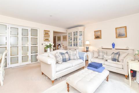 2 bedroom ground floor flat for sale, Shippam Street, Chichester PO19