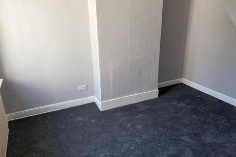 4 bedroom terraced house to rent, Fenton Street, Brierley Hill