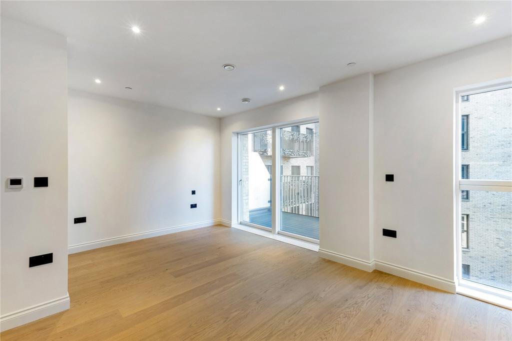 Reception/Bedroom