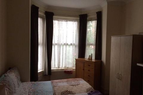 Studio to rent, Nelson Road, Crouch End, London, N8