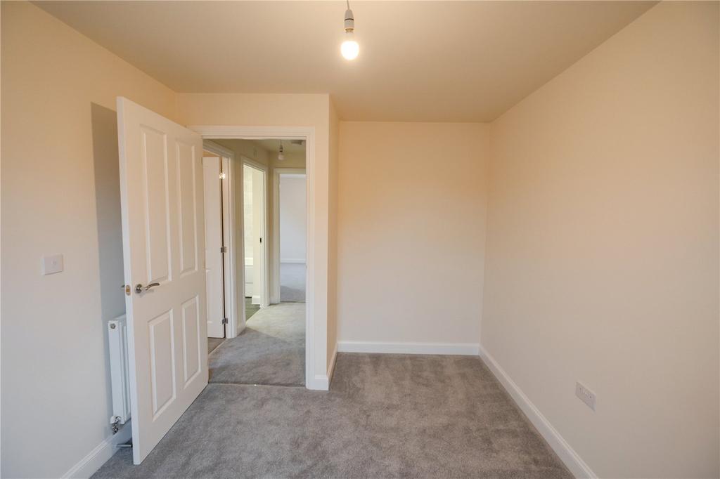 Bedroom 2 (2)