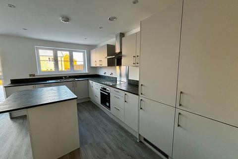 4 bedroom detached house to rent, College Road, Downham Market PE38