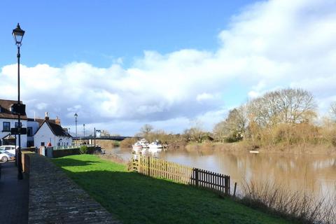 undefined, Waterside, Upton-upon-severn, WR8