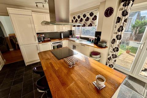 3 bedroom detached house for sale, West Priors Court, Lings, Northampton NN3