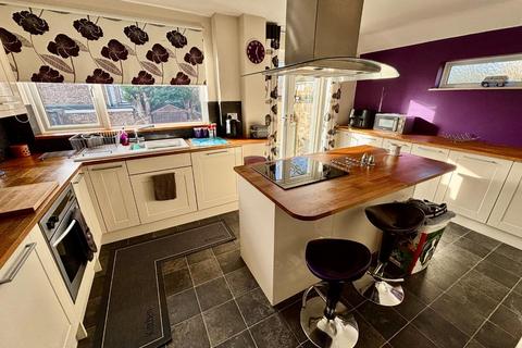 3 bedroom detached house for sale, West Priors Court, Lings, Northampton NN3