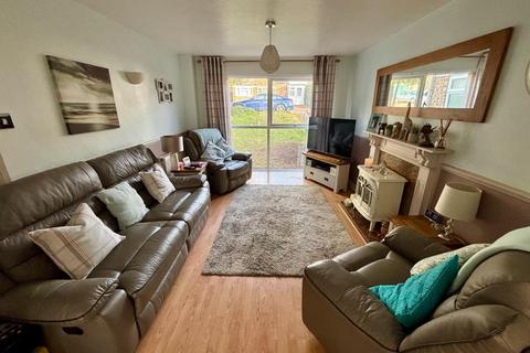 3 bedroom detached house for sale, West Priors Court, Lings, Northampton NN3