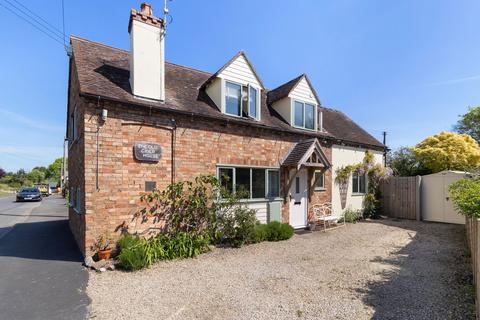 3 bedroom detached house for sale, Upper Street, Defford, Worcester, WR8