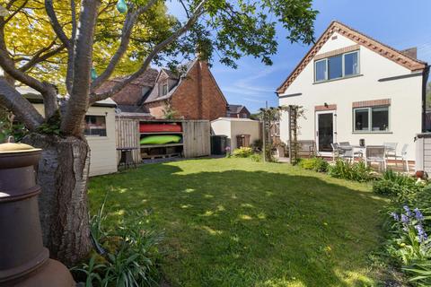 3 bedroom detached house for sale, Upper Street, Defford, Worcester, WR8