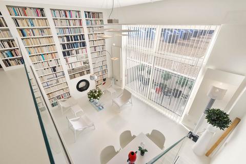 2 bedroom flat for sale, Peterborough Road, London, SW6