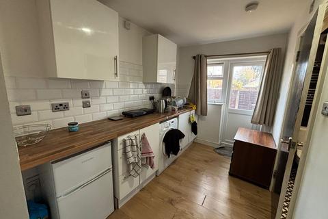 undefined, 49A Buckingham Road Room 4 London E18 2NH
