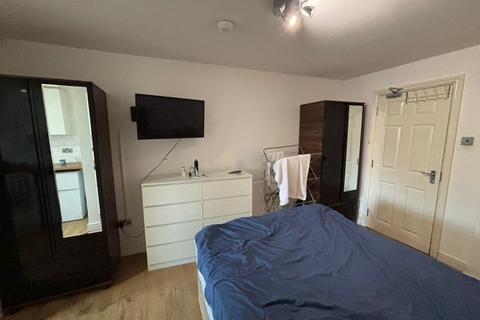 undefined, 49A Buckingham Road Room 4 London E18 2NH