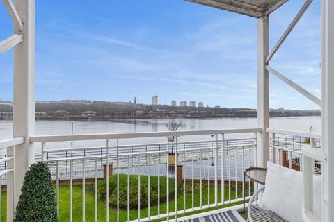 2 bedroom flat for sale, Kingfisher Court, Dunston, Gateshead, NE11