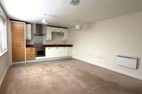 2 bedroom apartment to rent, Wessex Court, Farnborough GU14