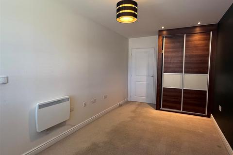 2 bedroom apartment to rent, Wessex Court, Farnborough GU14