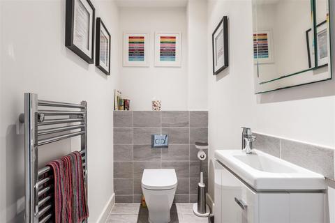 3 bedroom semi-detached house for sale, HARTFIELD ROAD, LEATHERHEAD, KT22