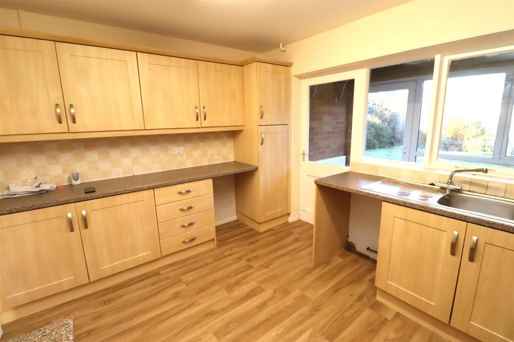 Kitchen1.JPG