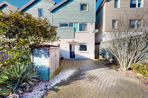 4 bedroom semi-detached house to rent, Bevendean Road, Brighton, BN2
