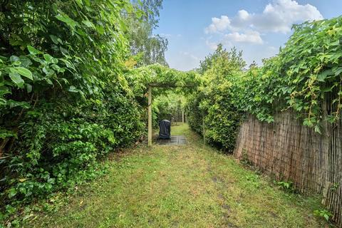 undefined, Vale Crescent, Kingston Vale, Greater London, SW15