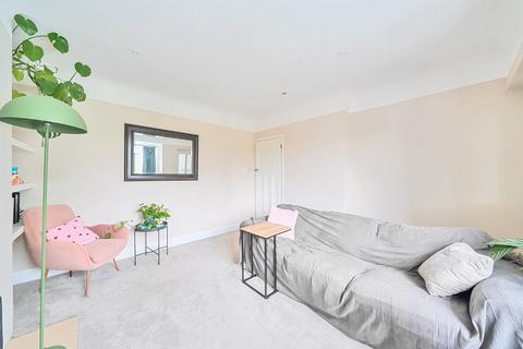 undefined, Vale Crescent, Kingston Vale, Greater London, SW15