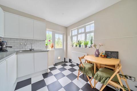undefined, Vale Crescent, Kingston Vale, Greater London, SW15