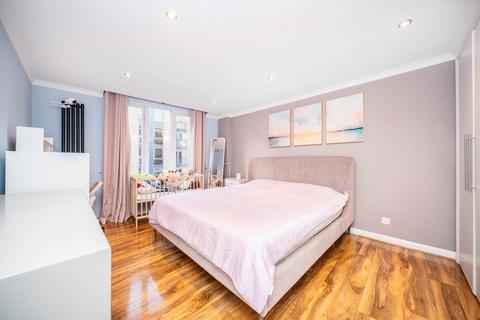 2 bedroom flat for sale, Knighten Street, London E1W