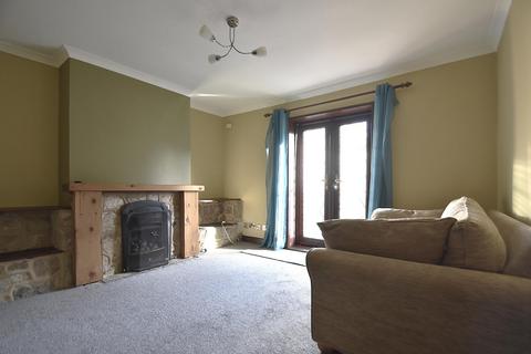 3 bedroom semi-detached house to rent, Lower Highland Road, Ryde