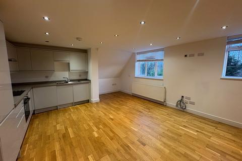 2 bedroom apartment to rent, FLAT 4 3A WOODMANSTERNE ROAD COULSDON SURREY CR5 2DG
