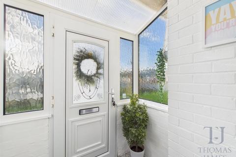 2 bedroom semi-detached bungalow for sale, Newholm Drive, Nottingham