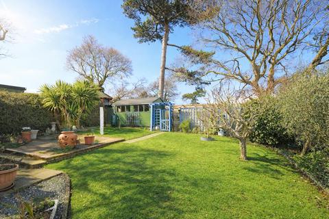 3 bedroom detached bungalow for sale, POPULAR LOCATION * SHANKLIN