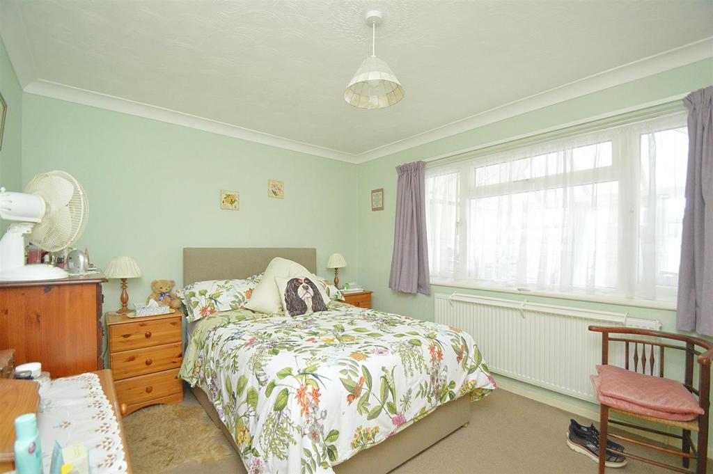 Bed1.jpg