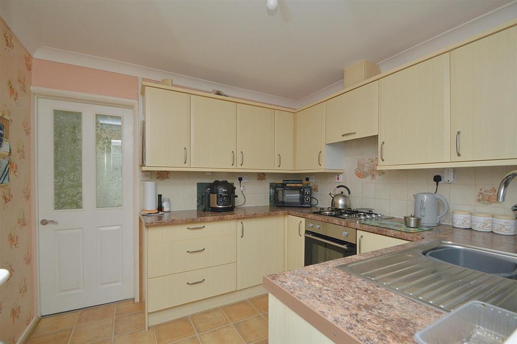 Kitchen1.jpg