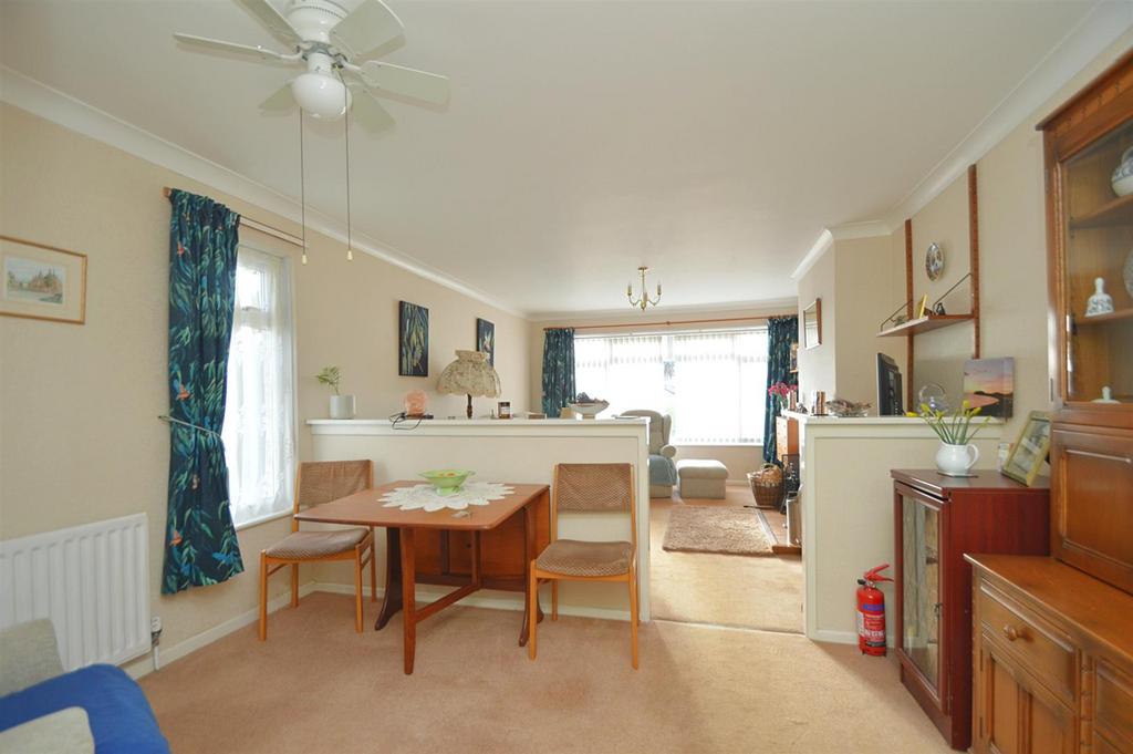 Dining Area.jpg